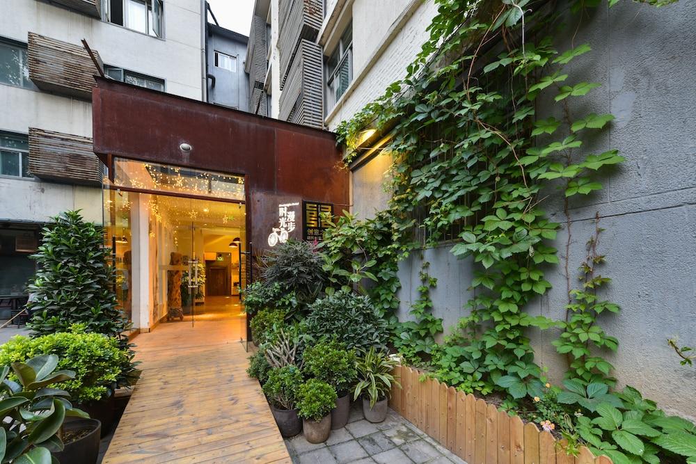 Time Traveller Hotel- Near Beijing Yonghe Lama Temple, Ghost Street, Beihai Park, Jingshan Park, Drum Tower, Houhai Bar Street, Tian'Anmen Square, Located In Beijing Traditional Hutongs, 5 Minutes Away From Subway, Free Laundry Serive Exteriér fotografie