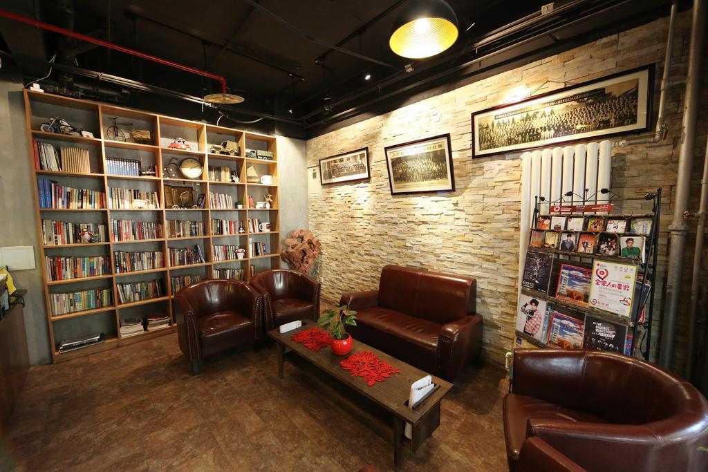 Time Traveller Hotel- Near Beijing Yonghe Lama Temple, Ghost Street, Beihai Park, Jingshan Park, Drum Tower, Houhai Bar Street, Tian'Anmen Square, Located In Beijing Traditional Hutongs, 5 Minutes Away From Subway, Free Laundry Serive Exteriér fotografie